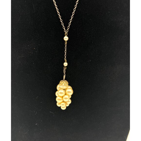 Vintage Cluster Grapes Faux Pearls Victorian Style Necklace - Picture 3 of 4